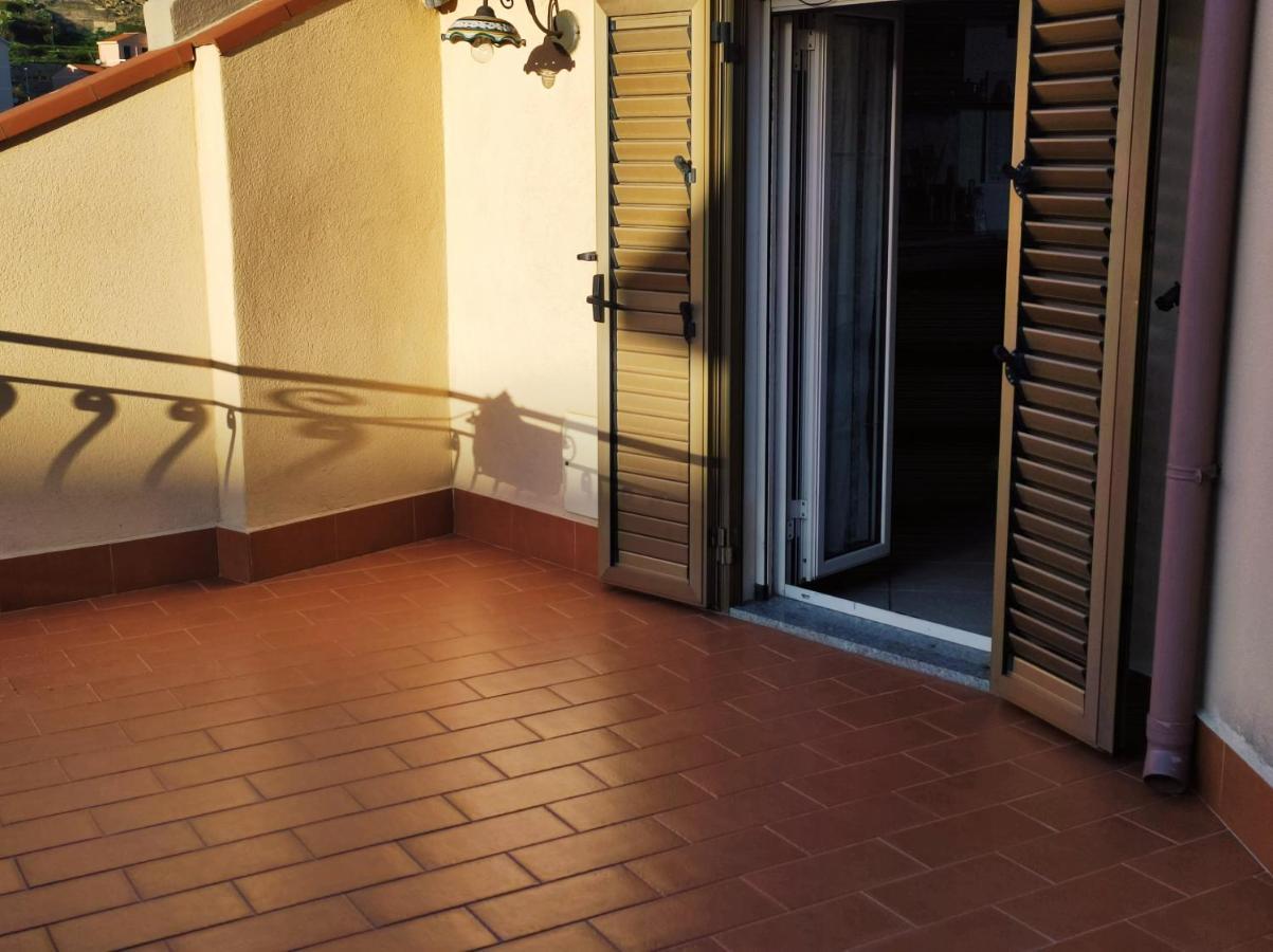 La Panoramica Apartment Gallodoro Bagian luar foto